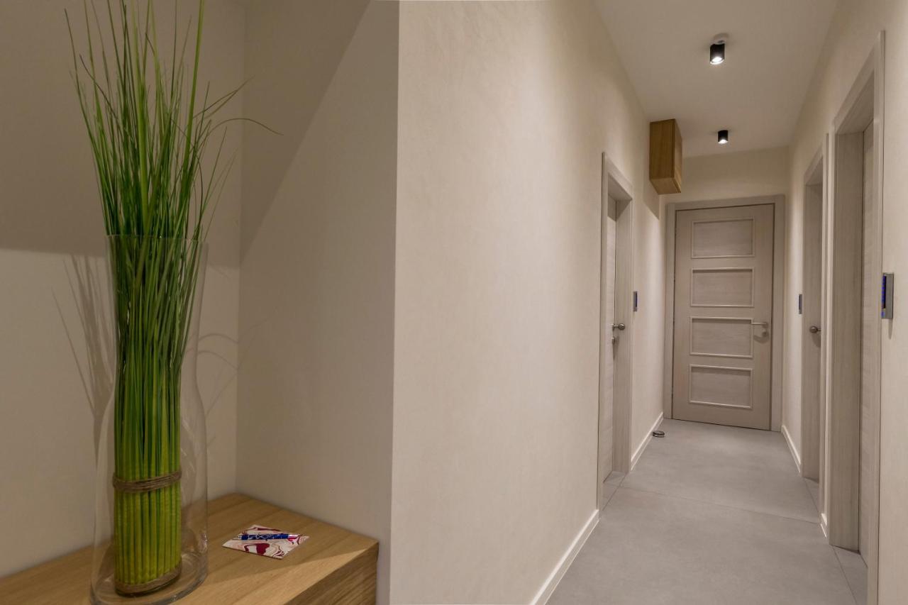 Deluxe Apartments & Rooms "In The Center" غييكا المظهر الخارجي الصورة