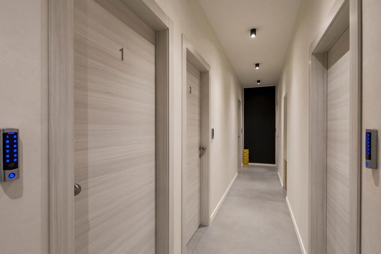 Deluxe Apartments & Rooms "In The Center" غييكا المظهر الخارجي الصورة