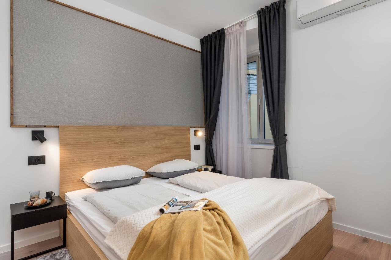 Deluxe Apartments & Rooms "In The Center" غييكا المظهر الخارجي الصورة
