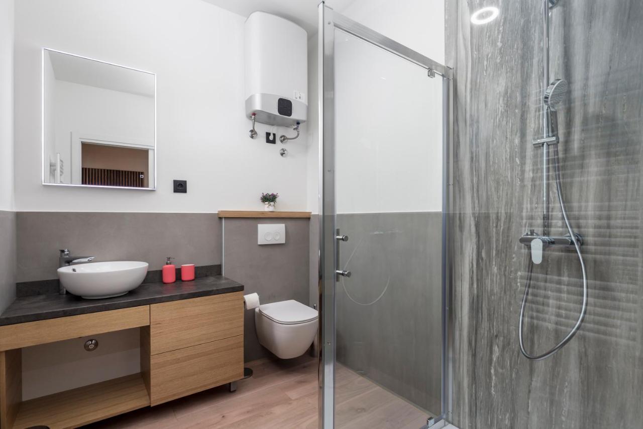 Deluxe Apartments & Rooms "In The Center" غييكا المظهر الخارجي الصورة