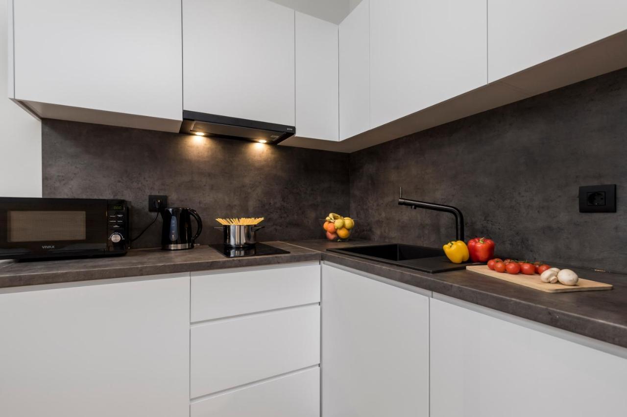 Deluxe Apartments & Rooms "In The Center" غييكا المظهر الخارجي الصورة