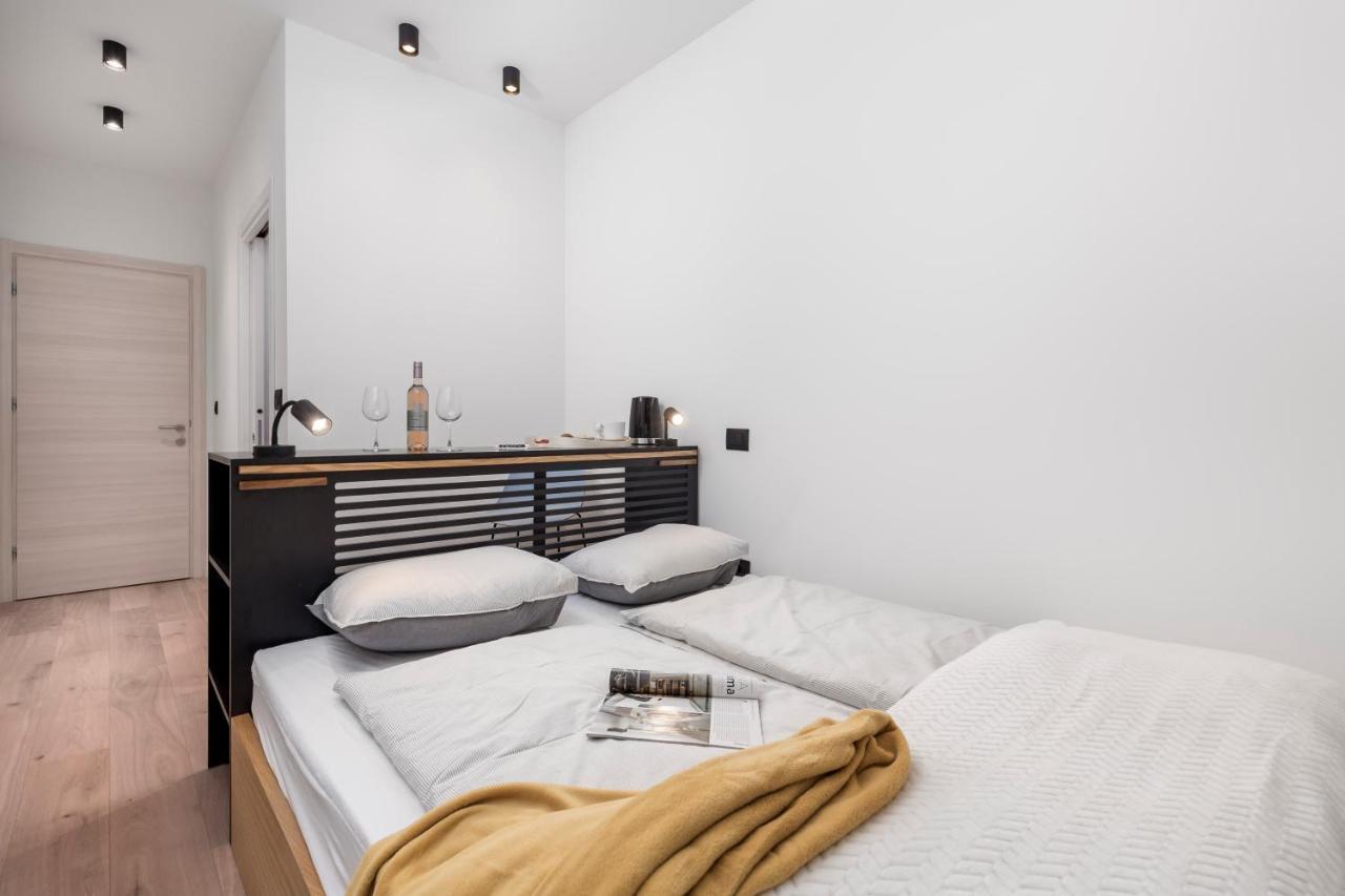 Deluxe Apartments & Rooms "In The Center" غييكا المظهر الخارجي الصورة