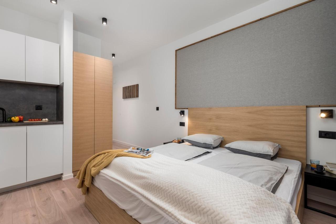 Deluxe Apartments & Rooms "In The Center" غييكا المظهر الخارجي الصورة