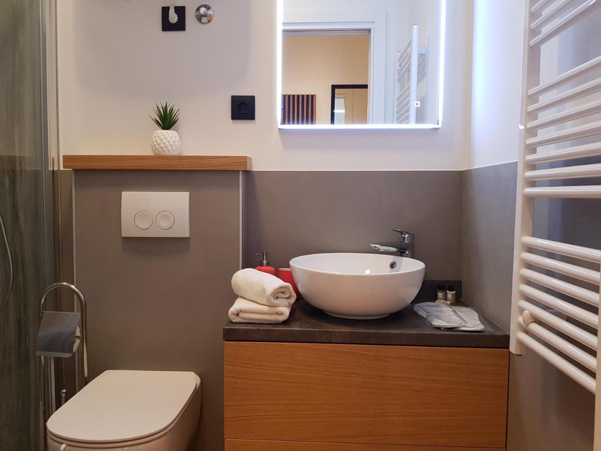 Deluxe Apartments & Rooms "In The Center" غييكا المظهر الخارجي الصورة