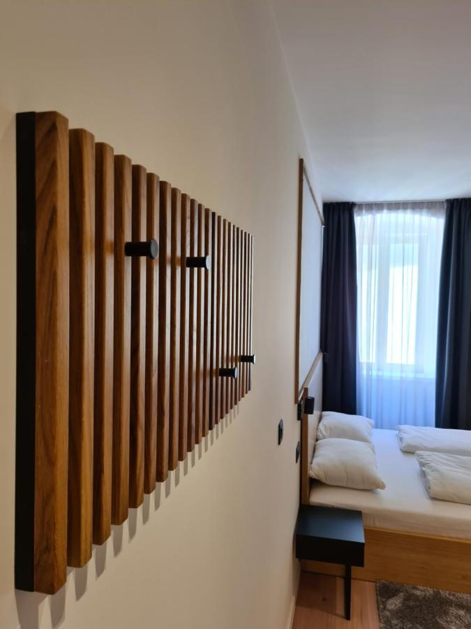 Deluxe Apartments & Rooms "In The Center" غييكا المظهر الخارجي الصورة