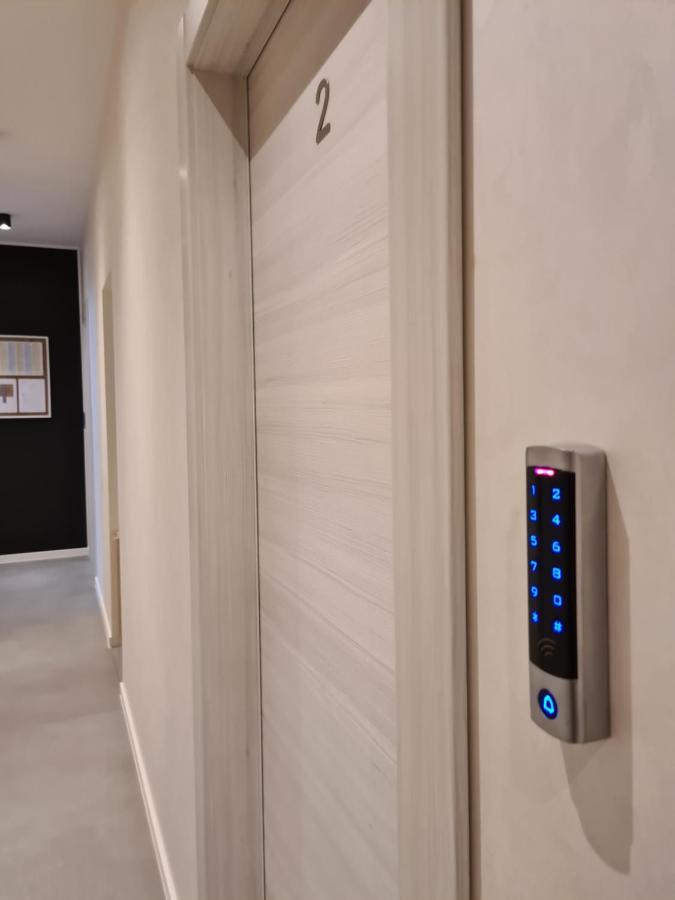 Deluxe Apartments & Rooms "In The Center" غييكا المظهر الخارجي الصورة